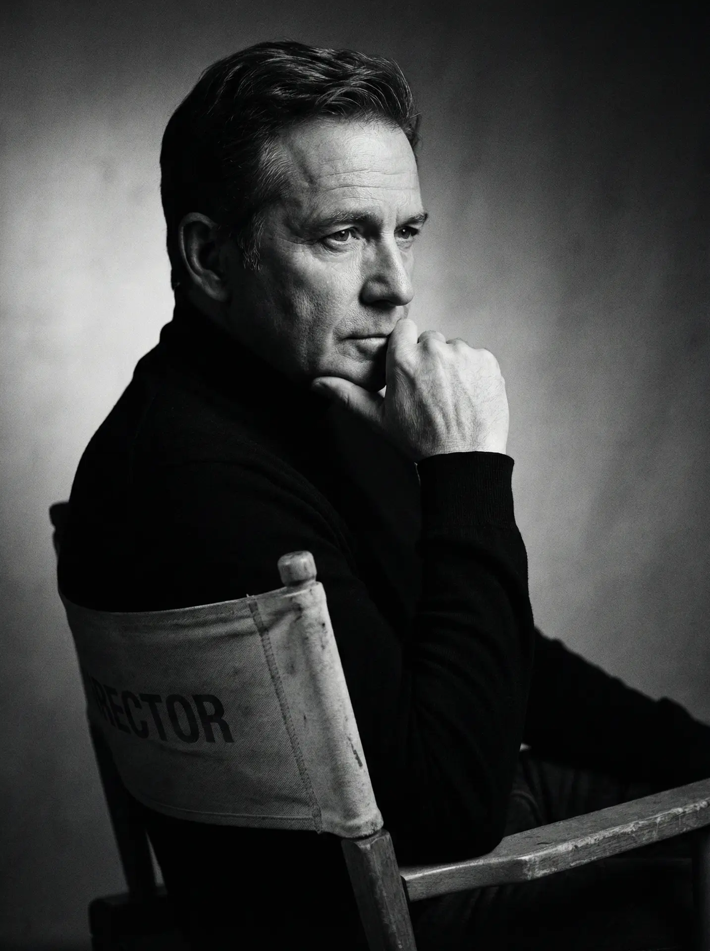 无限臀山 签约导演陈墨白黑白肖像，沉思中的电影大师